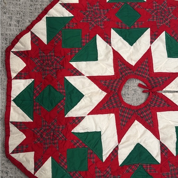 Quilted Christmas Tree Skirt - Picture 5 of 7